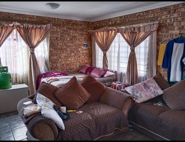 4 BEDROOM HOUSE FOR SALE IN BRACKENDOWNS